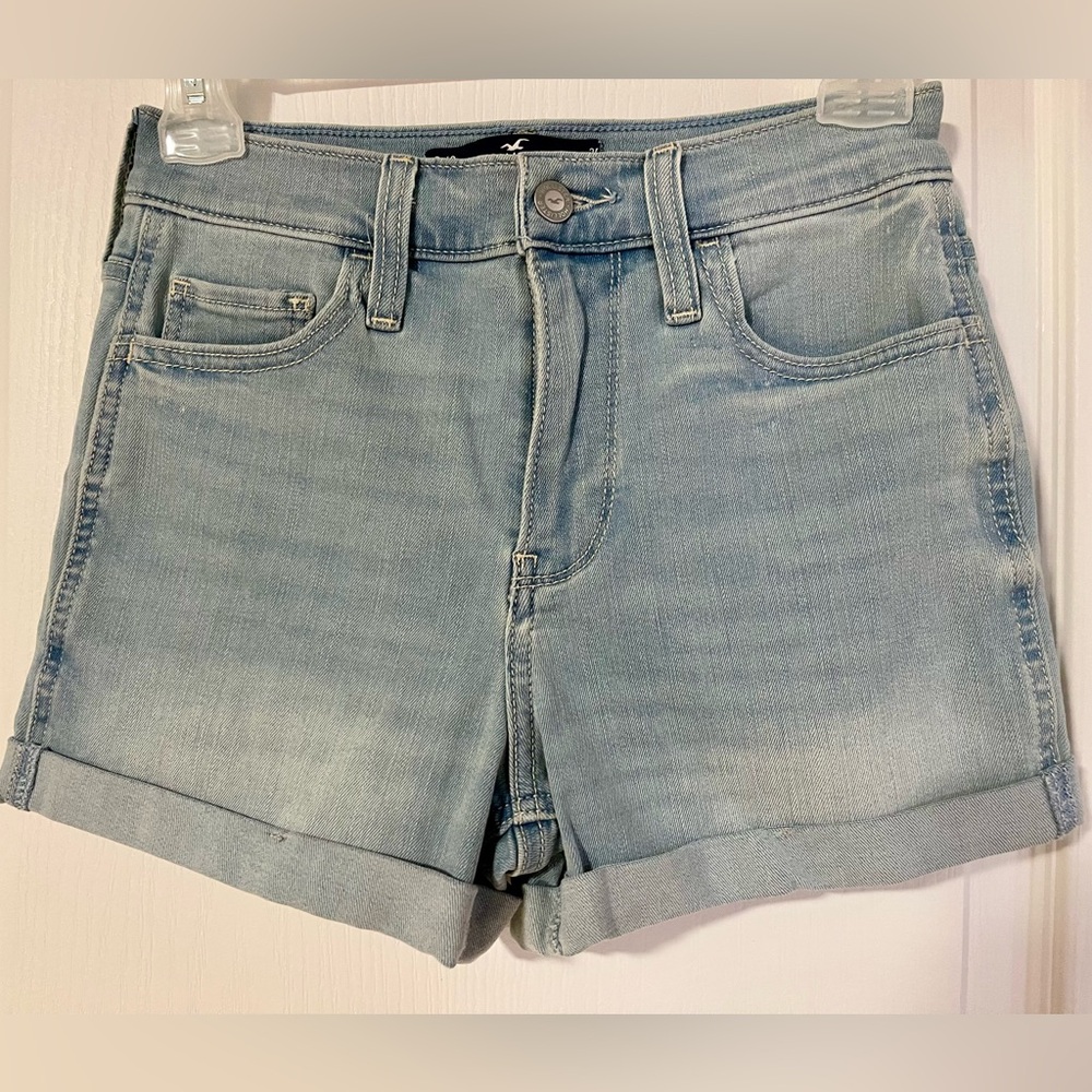 Hollister Junior Girl 3” Denim Shorts, W26